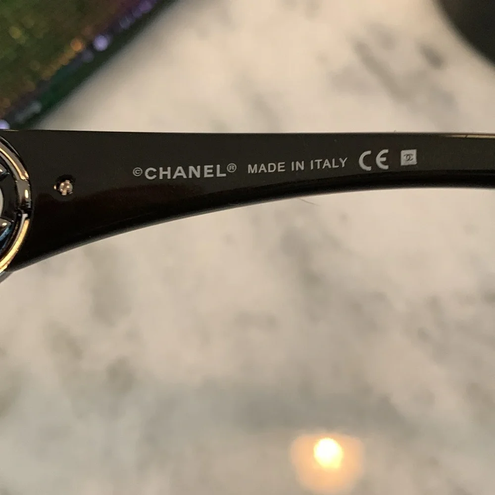 Chanel sunglasses . - Picture 8 of 11